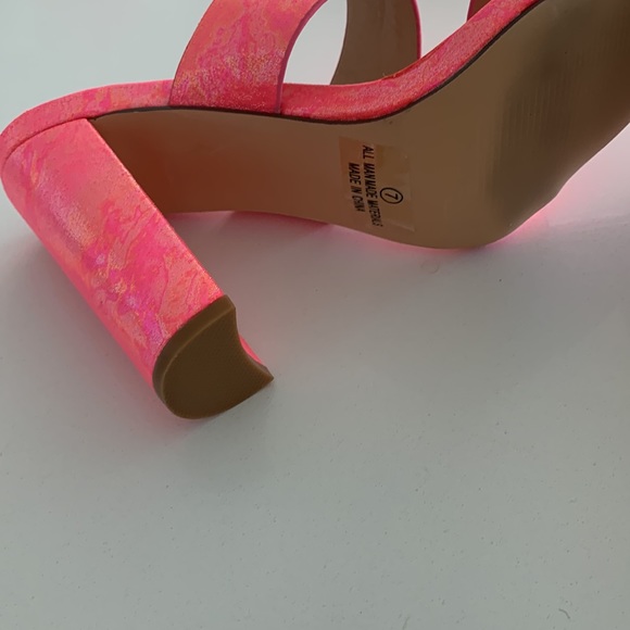 NWT Pink box heel sandal shoe. Size 7 - Picture 4 of 5